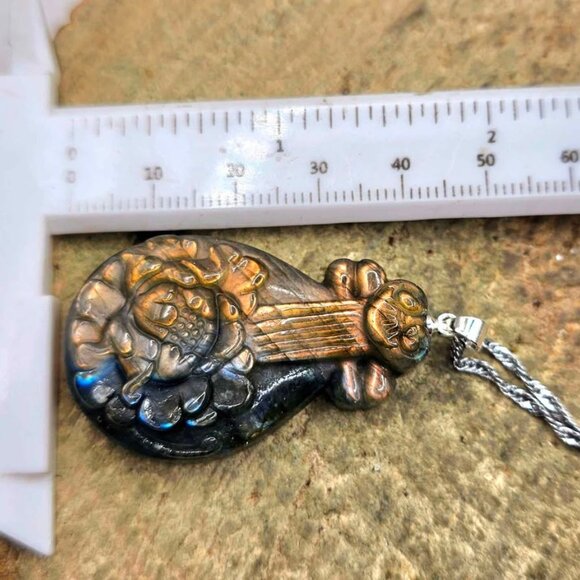 Nature Labradorite Carved Lotus Chinese Pipa Pendant Necklace - Picture 7 of 10